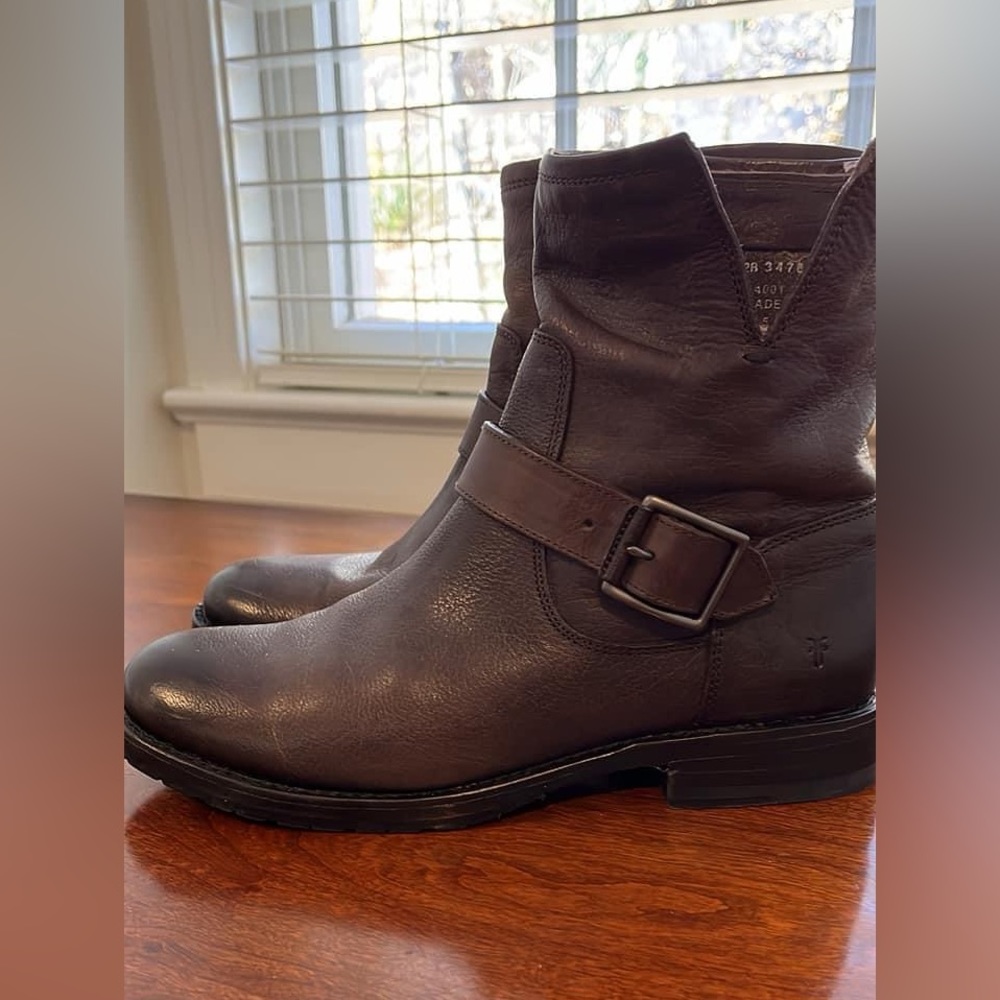 Frye NWOT Veronica boots, 7.5
